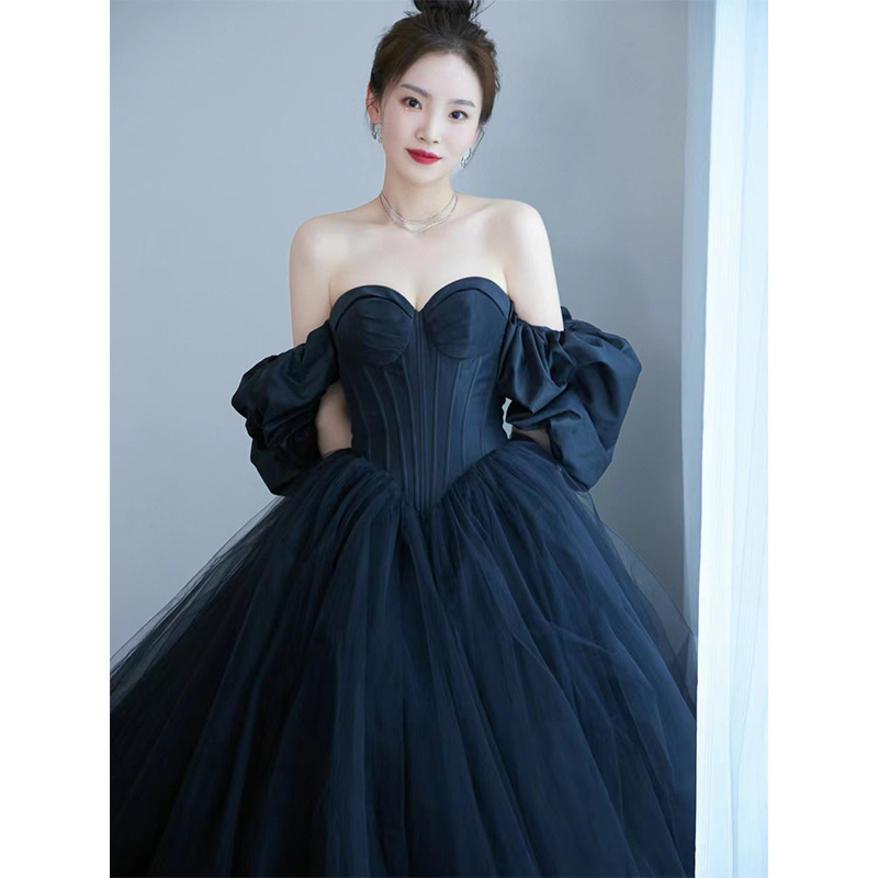 Photography Lighting Style - Robe de mariée longue en satin