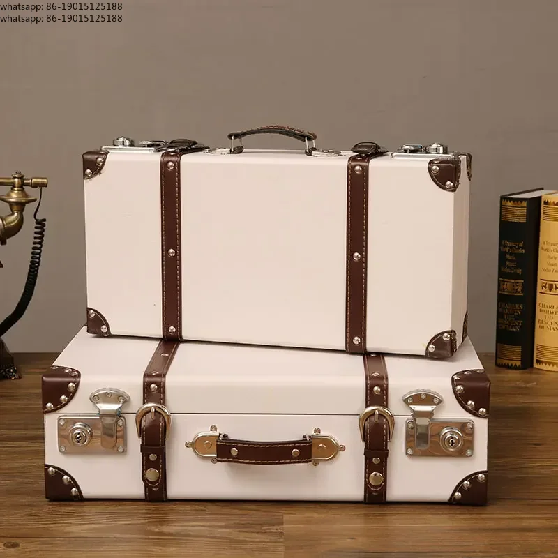 Nouveautés : Figurines en cuir - Photography Lighting Style avis et prix